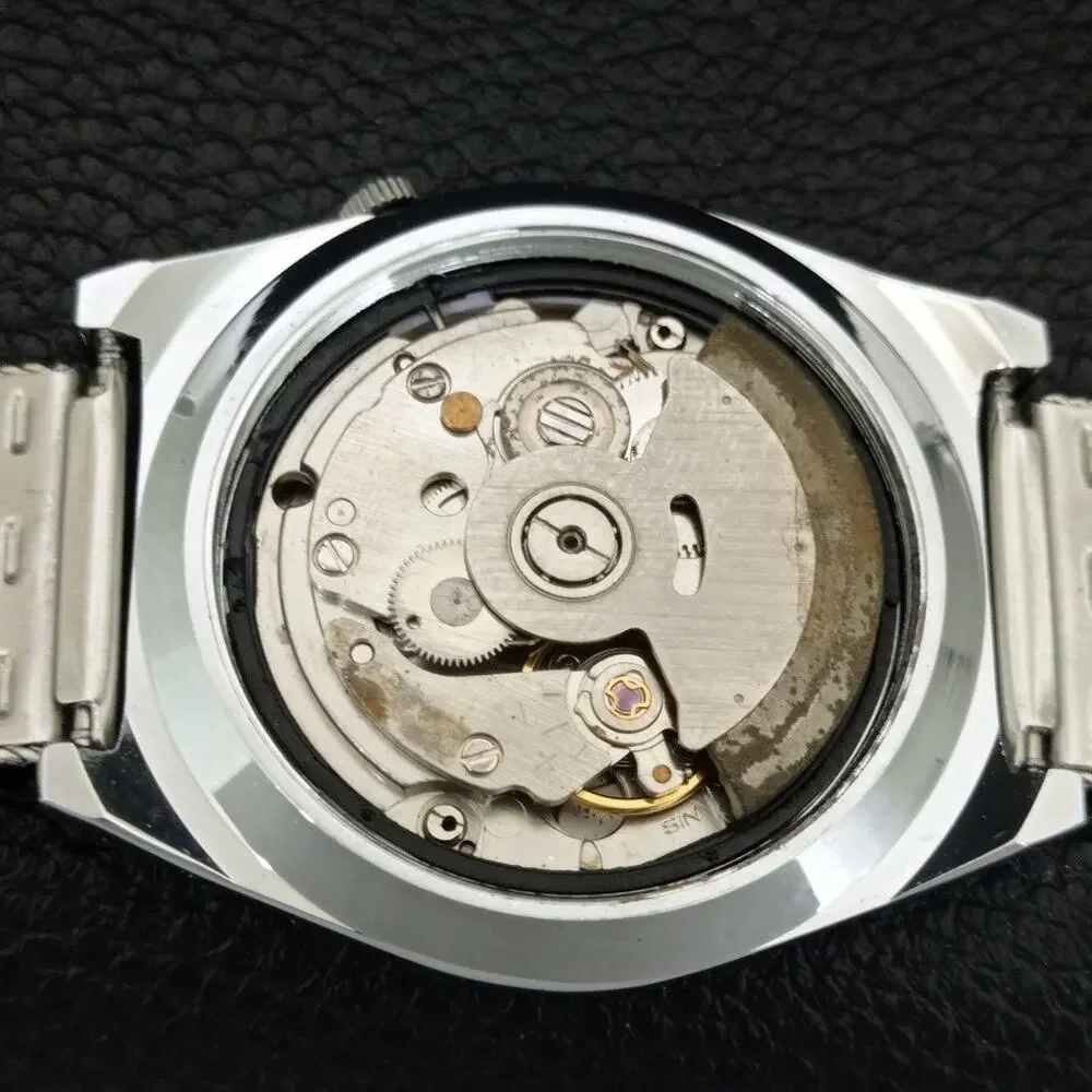 Vintage 1975 Seiko Automatic Mens Silver Watch W/daydate & Green accents